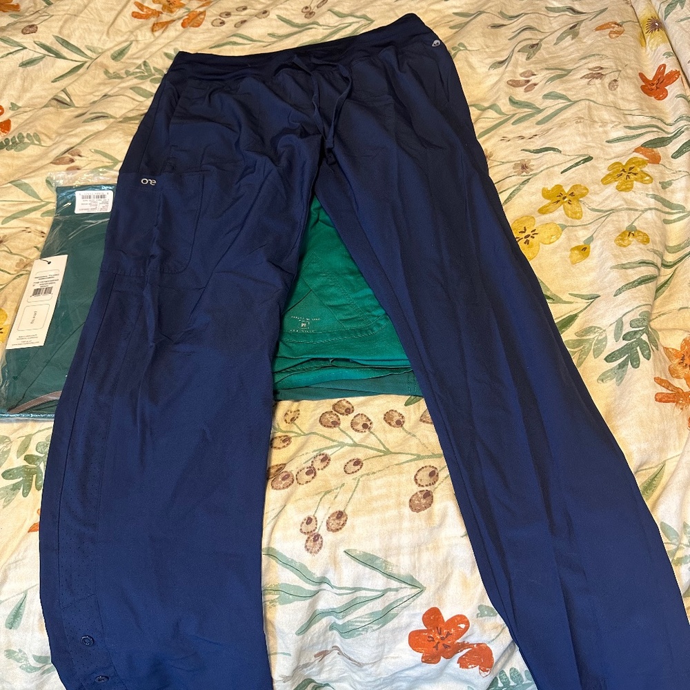 Barco One Scrubs